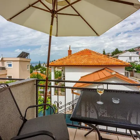 Domino R بيت ضيافة 3*