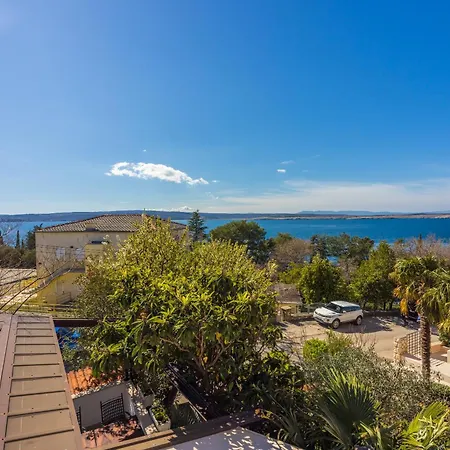 Domino R دْغاماي