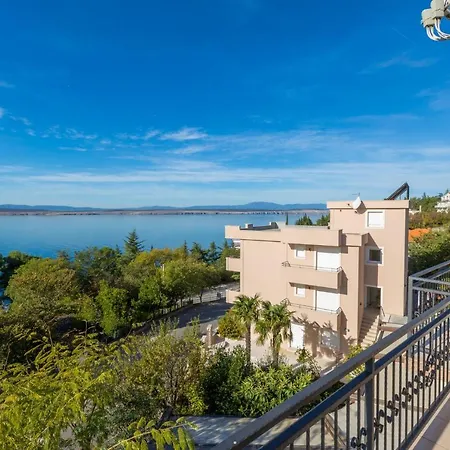 Konukevi Domino R Dramalj