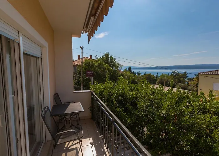 Domino R Πανσιόν 3*